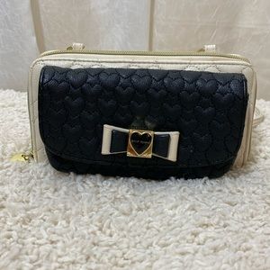 Bestsey Johnson small crossbody